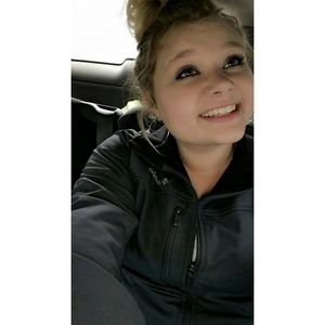 Meet your Posher, Raquel